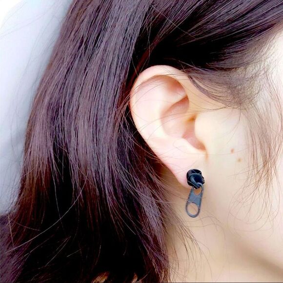 Alternative Black Pull Up Zipper Post Earrings NEW - Picture 2 of 4